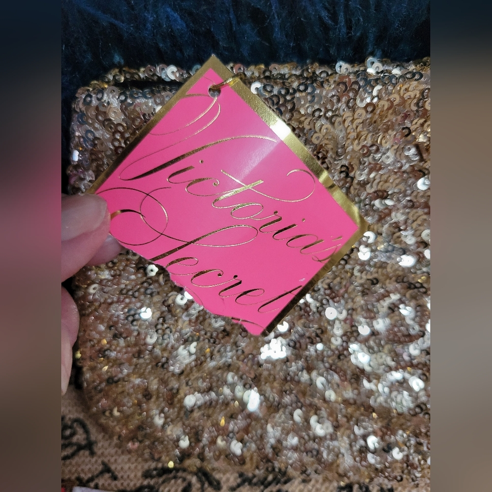 Victoria’s Secret gold sequin cosmetic bag - Picture 2 of 10